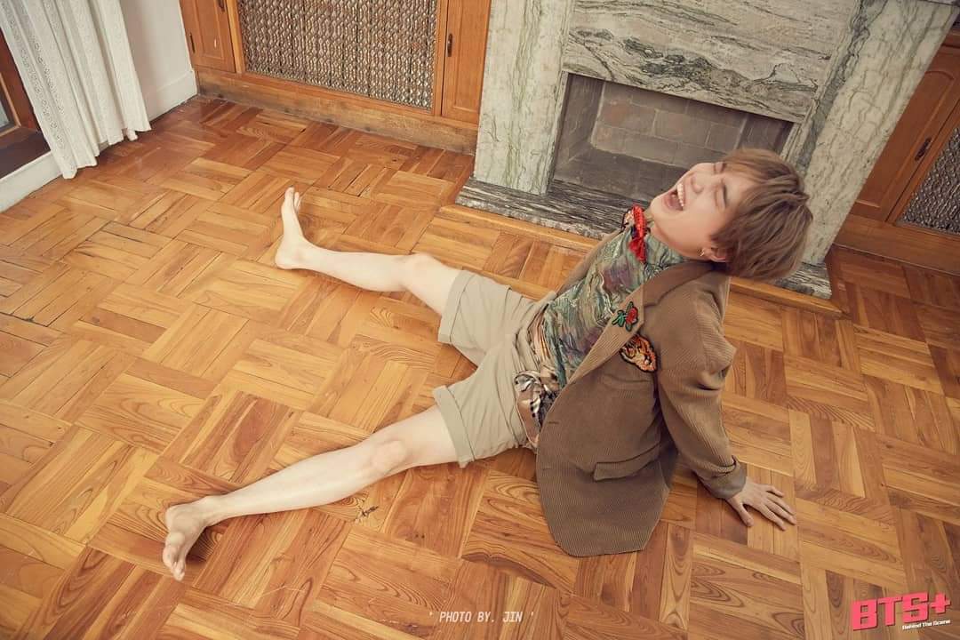 BTSMexicoLATAM's tweet photo. Run BTS! 2020 — Detrás de escena del episodio 105 y 106.
Fotos de Yoongi tomadas por Seokjin .
#ArmyNRJ💜✨
.
.
.
#ArmyCityMx #Bts
#MTVHottest BTS @BTS_twt
#BTSARMY #Suga🐱 #Jin🦙 #RunBTSEp106 #RunBtsEp105 https://t.co/CTsmkYmIHi