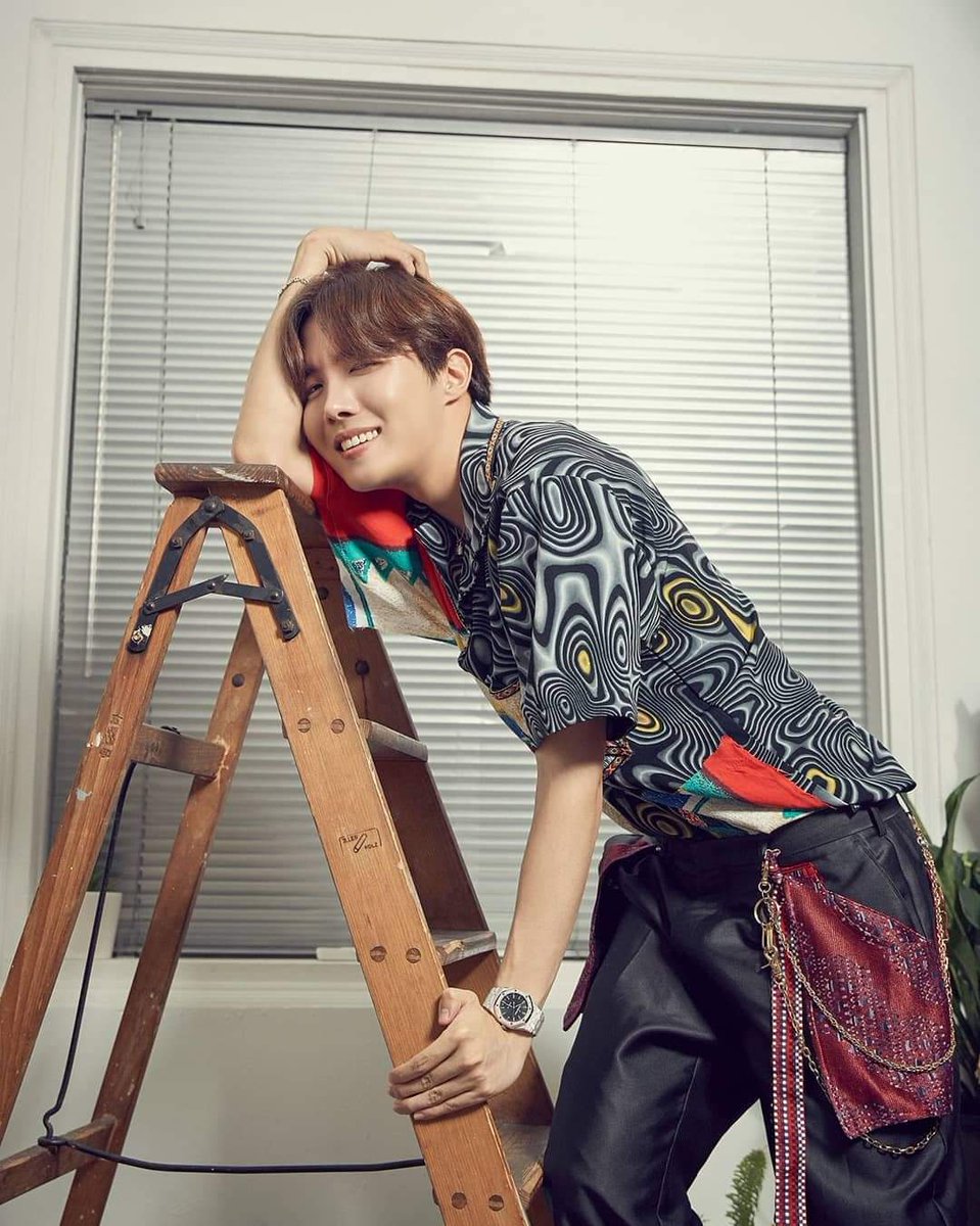BTSMexicoLATAM's tweet photo. Run BTS! 2020 — Detrás de escena del episodio 105 y 106.
Fotos de Hoseok tomadas por Park Jimin .
#ArmyNRJ💜✨
.
.
.
#ArmyCityMx #Bts
#MTVHottest BTS @BTS_twt
#BTSARMY #jhope🦄 #Jimin🐥 #RunBTSEp106 #RunBtsEp105 https://t.co/VyY064H37f