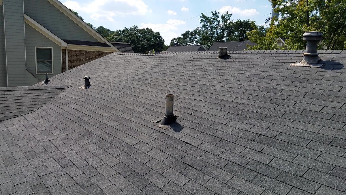 NMGRemodeling's tweet photo. #repairs #roofing #interiorandexterior #desing #newproject #house #home #freeestimate #afterandbefore #adittion #roofrepair #reroof #gaf #gaftimberline #charcoalshingles #timberlinehd #gafcharcoal #gutters #gutterguards #workhard #nomoreleaks #newroof #wegotyoucovered https://t.co/2aMnUvN4Li