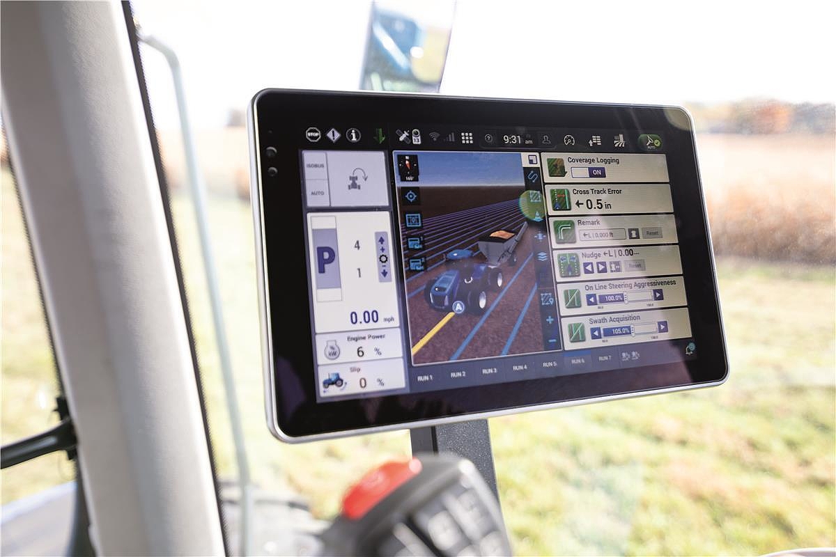 Why PLM Intelligence™? It gives you the ultimate in connectivity, support, data and efficiency in a 4WD tractor up to 630 hp! Learn more about the all-new T9 with PLM Intelligence™. bit.ly/2F98mDR