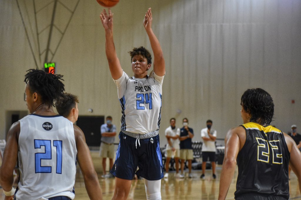 RYZEHoops's tweet photo. We have some outstanding matchups right out of the gate at #LPLiveShowcase2. Two of the best bigs in the southeast in the 2022 class Will Shaver &amp; Malique Ewin will square off in the first round, which will be a matchup you won’t want to miss. https://t.co/ZV9PahGLuv