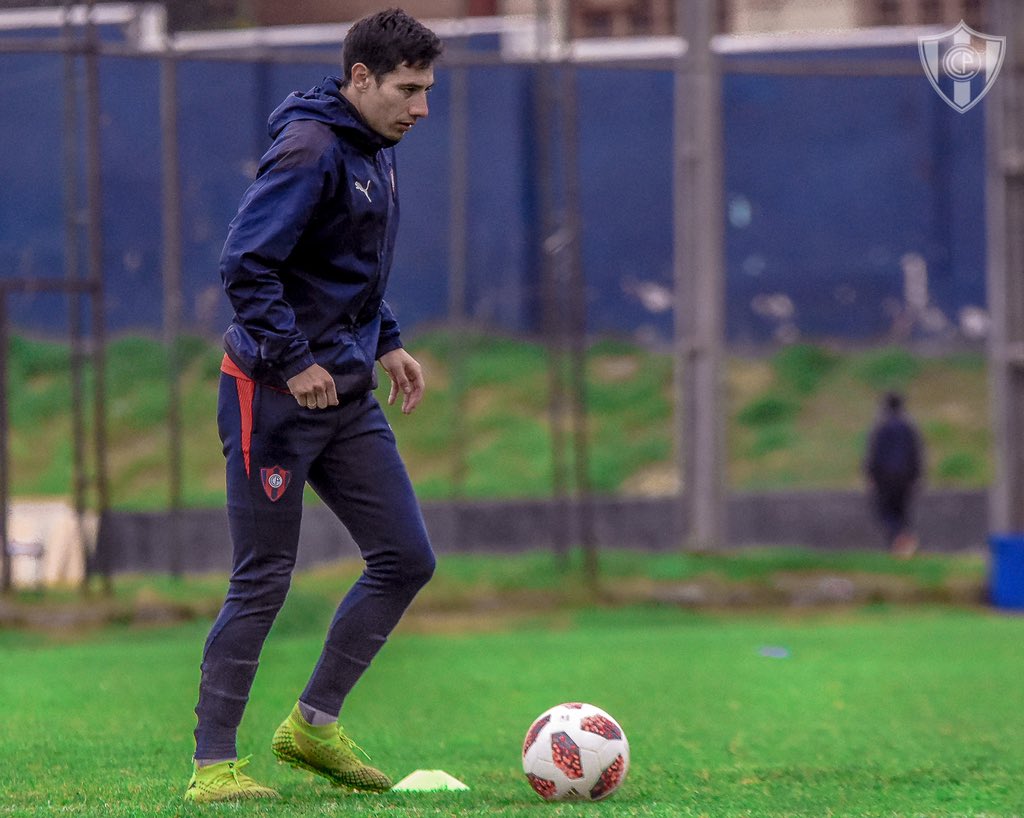 CCP1912oficial's tweet photo. ¡Todo listo para recibir al aborigen! ✅

El plantel azulgrana realizó el último entrenamiento de cara al gran duelo de mañana 👊

#SomosPueblo 🔵🔴 https://t.co/BE10DseLHh