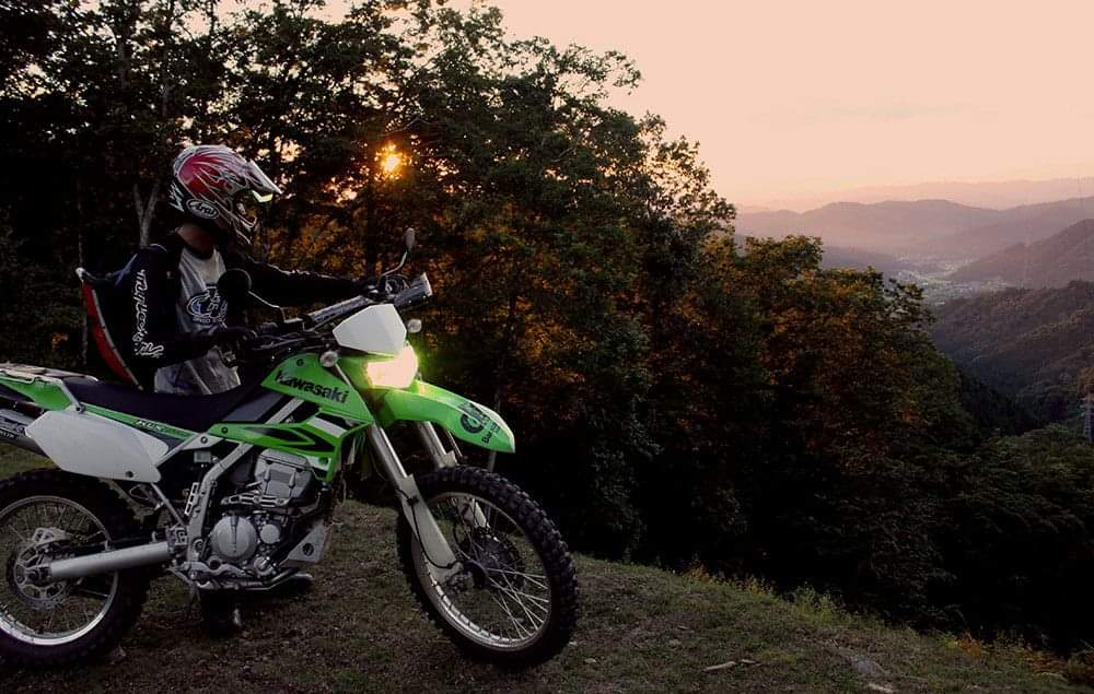 a_k1003's tweet photo. #漢カワサキ
#バイク好きな人と繋がりたい
#オフロードもええよ
夏のお山は涼しかった〜 https://t.co/54Uy5spn9e