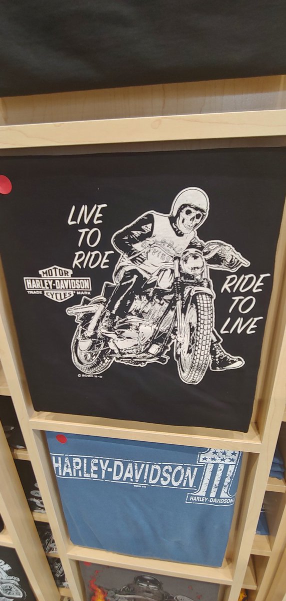 Big_G_09's tweet photo. @HarleyCanada Really enjoyed our visit to the new #PrairieHarleyDavidson in #Regina I ♥️ Regina #Saskatchewan 🇨🇦 So many rad #harleydavidson #motorcycles #softail #vrod #streeglide #livetoride #harleysnaps #bullsclub 🐂 #Saskatoon #bikernation #bikers https://t.co/F88NTKM1lp