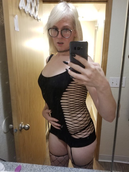 Got some new work clothes y'all.  😘 https://t.co/jtsEremCad<a href="/tag/cicilux"class="tags"><span>#cicilux</span></a>