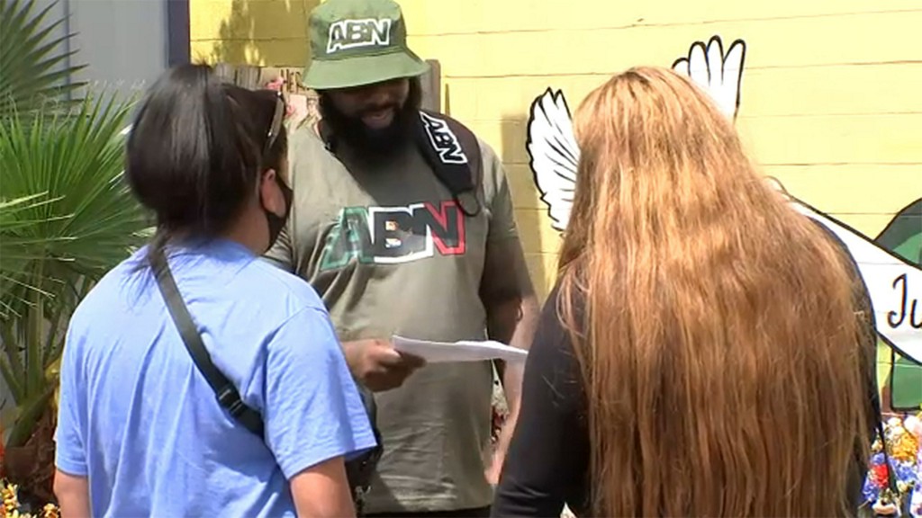 Trae Tha Truth donates $30,000 to Vanessa Guillen's family ahead of funeral abc13.co/3ahvlYQ