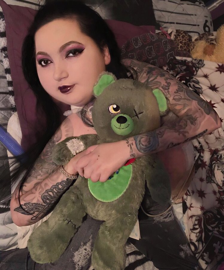 CrstalLee89's tweet photo. While other girls dreamed of of being Cinderella, I dreamed of being Morticia Addams #crystalleemyuncensoredlife #morphebrushes #morphepalette #gothmakeup #gothgirl #spinalmuscularatrophytype2 #modelwithadisability #tattooedwomen #tattooedanddisabled https://t.co/AoxDGIEtG8