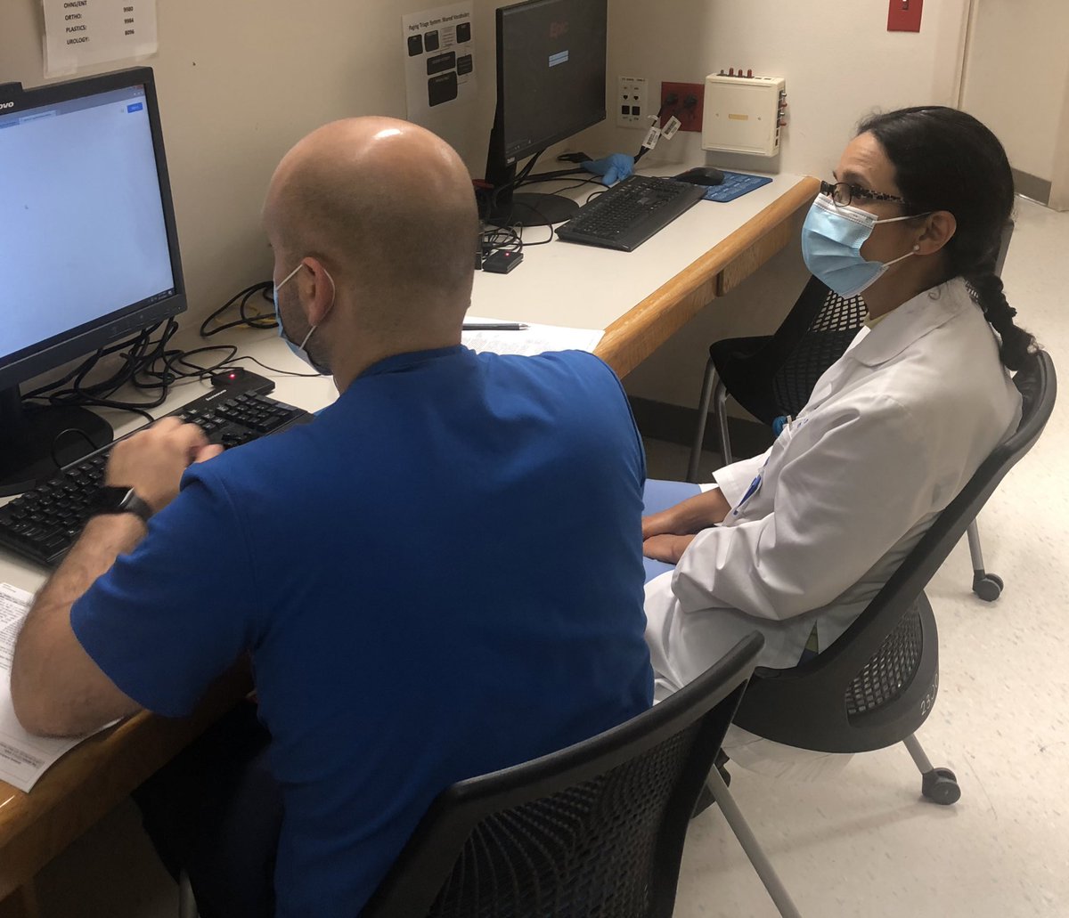 HowardTLeeMD's tweet photo. Hi! Are you applying for #GIFellowship? 

As a proud @Duke_GI_ alumni, I would like to encourage you to apply for our program

We have
1️⃣Friendly PD &amp; faculty❤️
2️⃣📈procedure volume 
3️⃣Both Pentax &amp; Olympus scopes
4️⃣5 different 🏥settings
5️⃣Amazing co-fellows🙌

📩 me for more! https://t.co/WCU6Hge7Uu