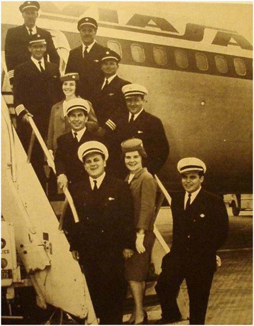 Primera tripulación de Viasa. El 2 de abril de 1961 realizaría su primer vuelo Maiquetía-Ámsterdam.