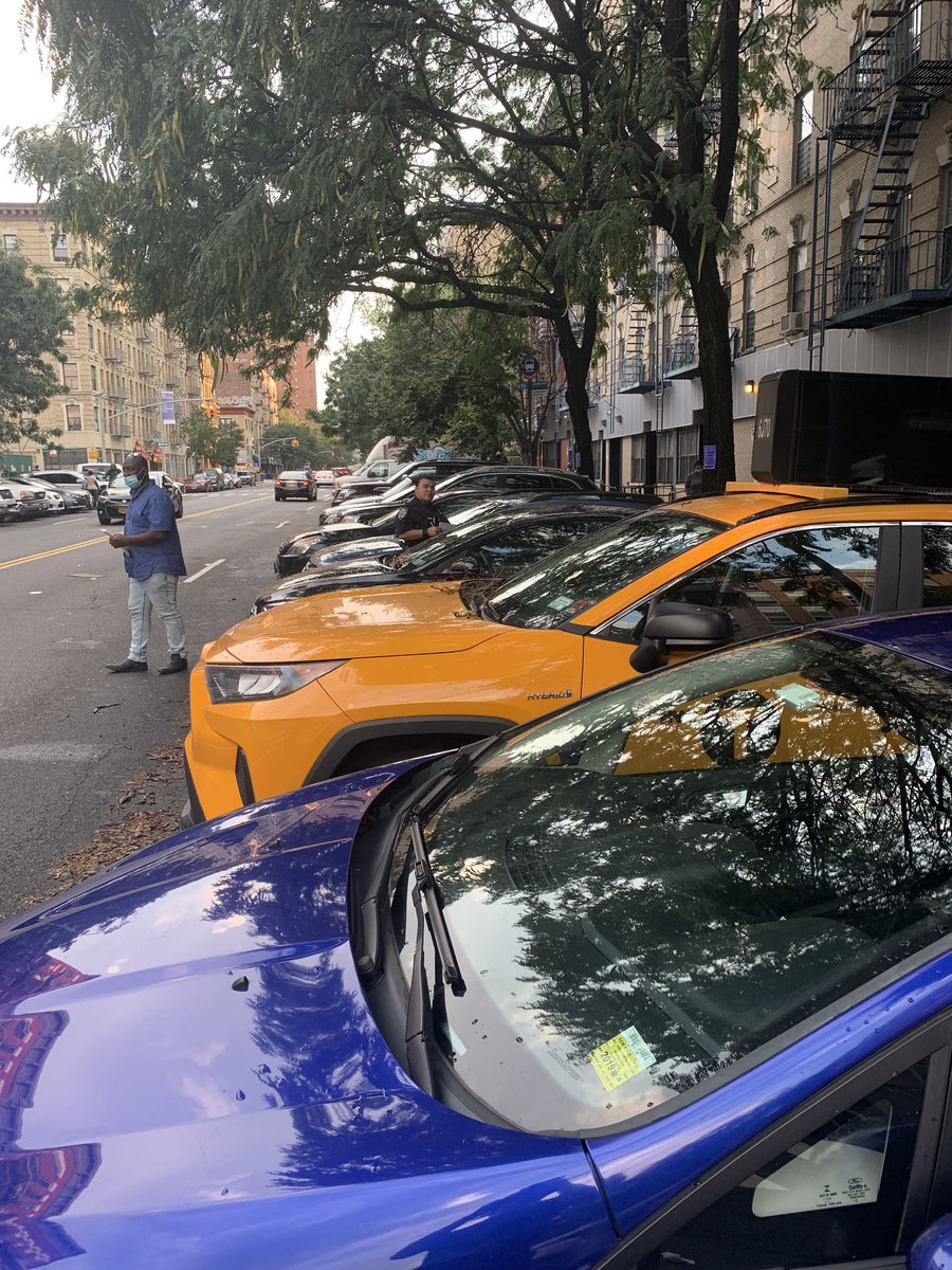Meanwhile, a block away at the M10 bus stop that has been blocked by  @placardabuse dating back over 15 years and was just featured in this  @StreetsblogNYC story, some excitement was unfolding... https://nyc.streetsblog.org/2020/08/12/business-as-usual-mayor-nypd-promised-to-evict-cops-from-harlem-bus-stop-but-nothing-has-changed/
