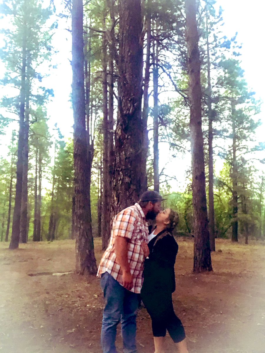 ChelseaOgram's tweet photo. Keep asking myself how I got so lucky. We are literally living our best lives 💕 https://t.co/5LnDJiabTG