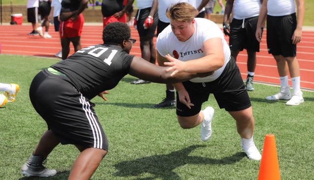CarsonAndrew98's tweet photo. Had an awesome weekend at the InfinaT showcase camp, thanks for the amazing work @chucksmithnfl , thanks for the invite @therealkwat https://t.co/TIpdnFG2MN