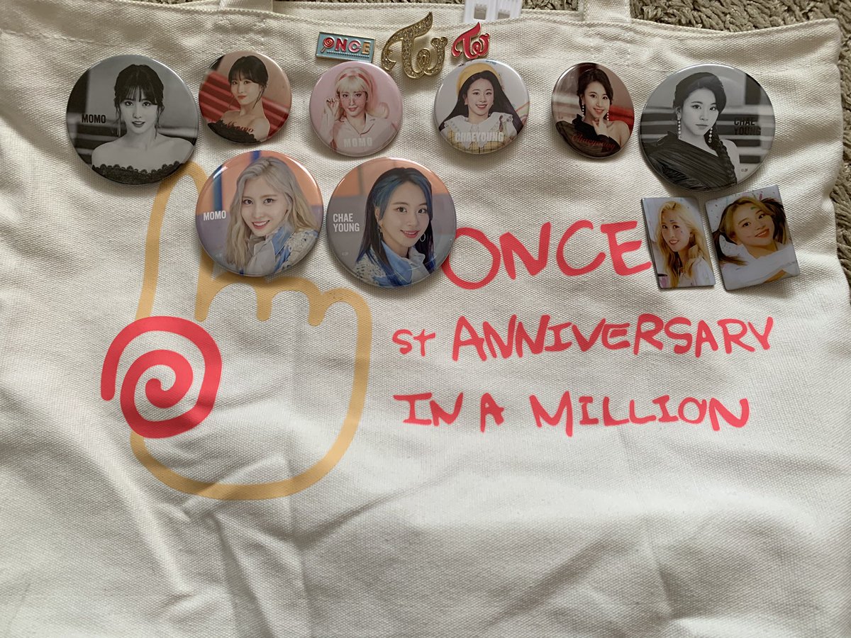 今日届いたグッズのおかげで
Live用カバンがまた進化した。