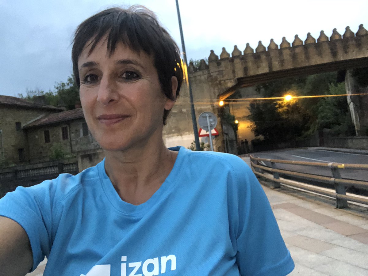 ainhobg's tweet photo. Mendi tontor batera igo gabe ere,izan zaitezke zeu ere bidea. Animatu, jaitsi aplikazioa eta kilometroak eginez ekar ditzagun presoak etxera #izanbidea #ibiltariensarea @sarezarautz https://t.co/40env5HukW