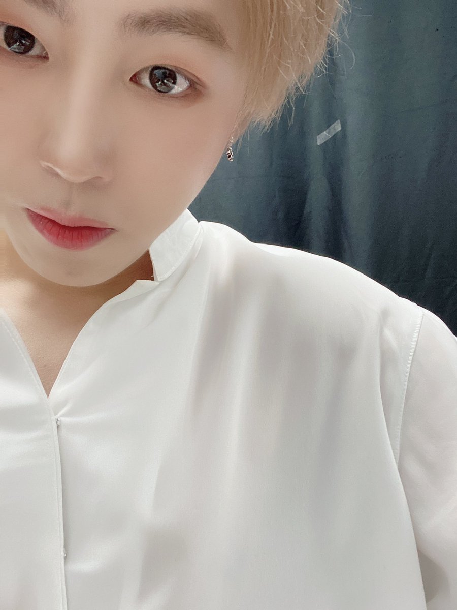 하성운 tweet media