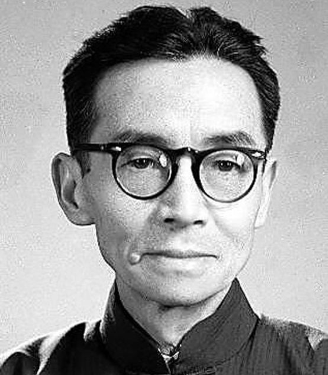 22/ BTW what happened to Liang Sicheng, the famed architect who advocated preservation? Well, under the Cultural Revolution, he was denounced as a "counter-revolutionary", fired from his post at Tsinghua, and sent down to the countryside, where he died in 1972.