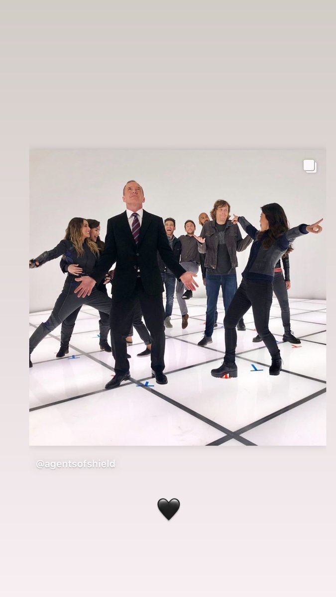 DailyHenstridge's tweet photo. 📸| Elizabeth Henstridge via instagram stories [08.12.20] https://t.co/8YhPStyb6b