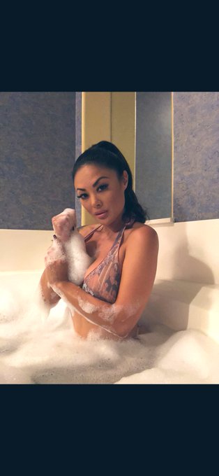 Late night bath, join me?;)  https://t.co/A2bN9D2kJE https://t.co/mlg7YIqsyL<a href="/tag/newprofilepic"class="tags"><span>#newprofilepic</span></a><a href="/tag/bangbabe"class="tags"><span>#bangbabe</span></a>