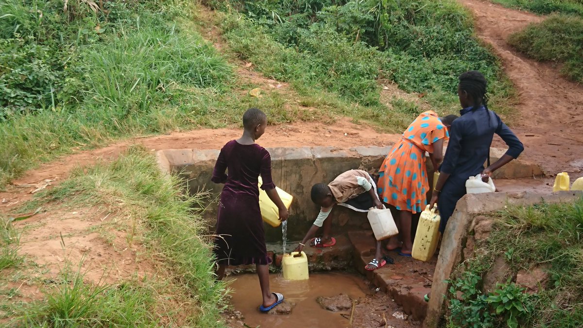 GgcyiU's tweet photo. Water sources needs to be protected for clean water consumption,communities needs to take the lead initiative.@savechildrenug @WASHUnited @WaterForum8 https://t.co/8Z5m64hRpW