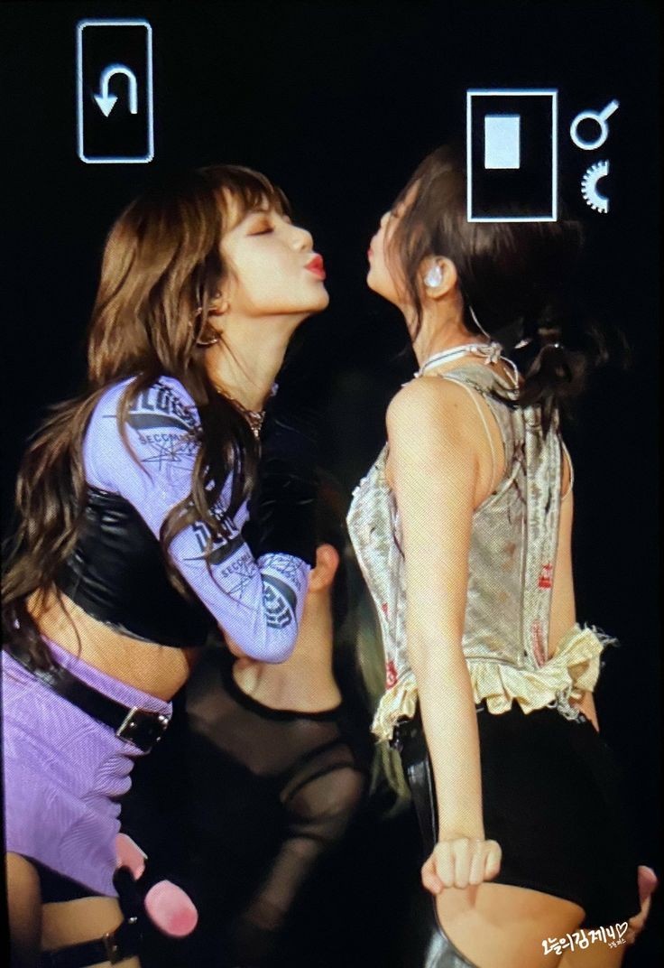 jenlisa kisses