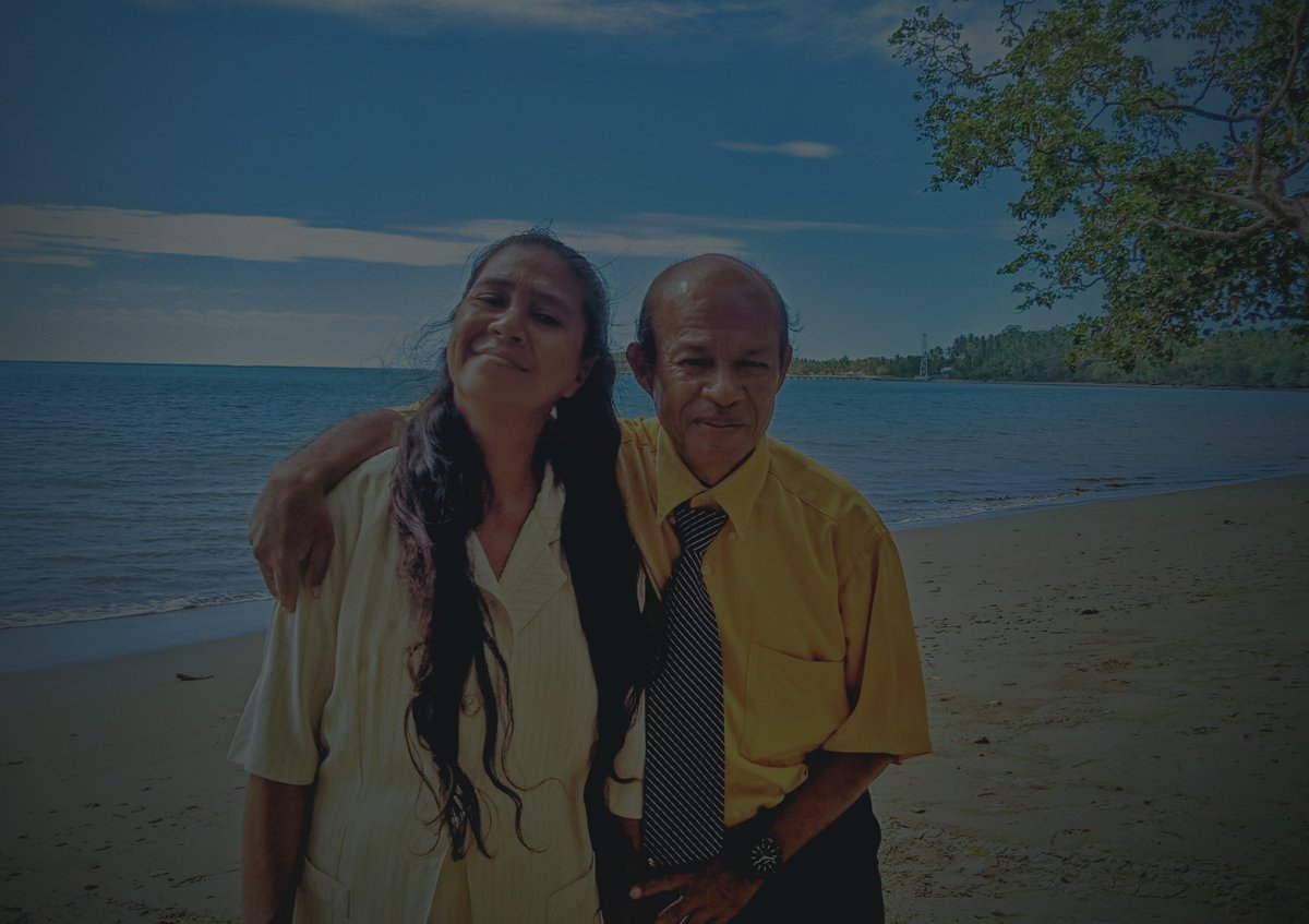 nini_uniwaly's tweet photo. Bapa Mama https://t.co/CyZ4ubPNjL