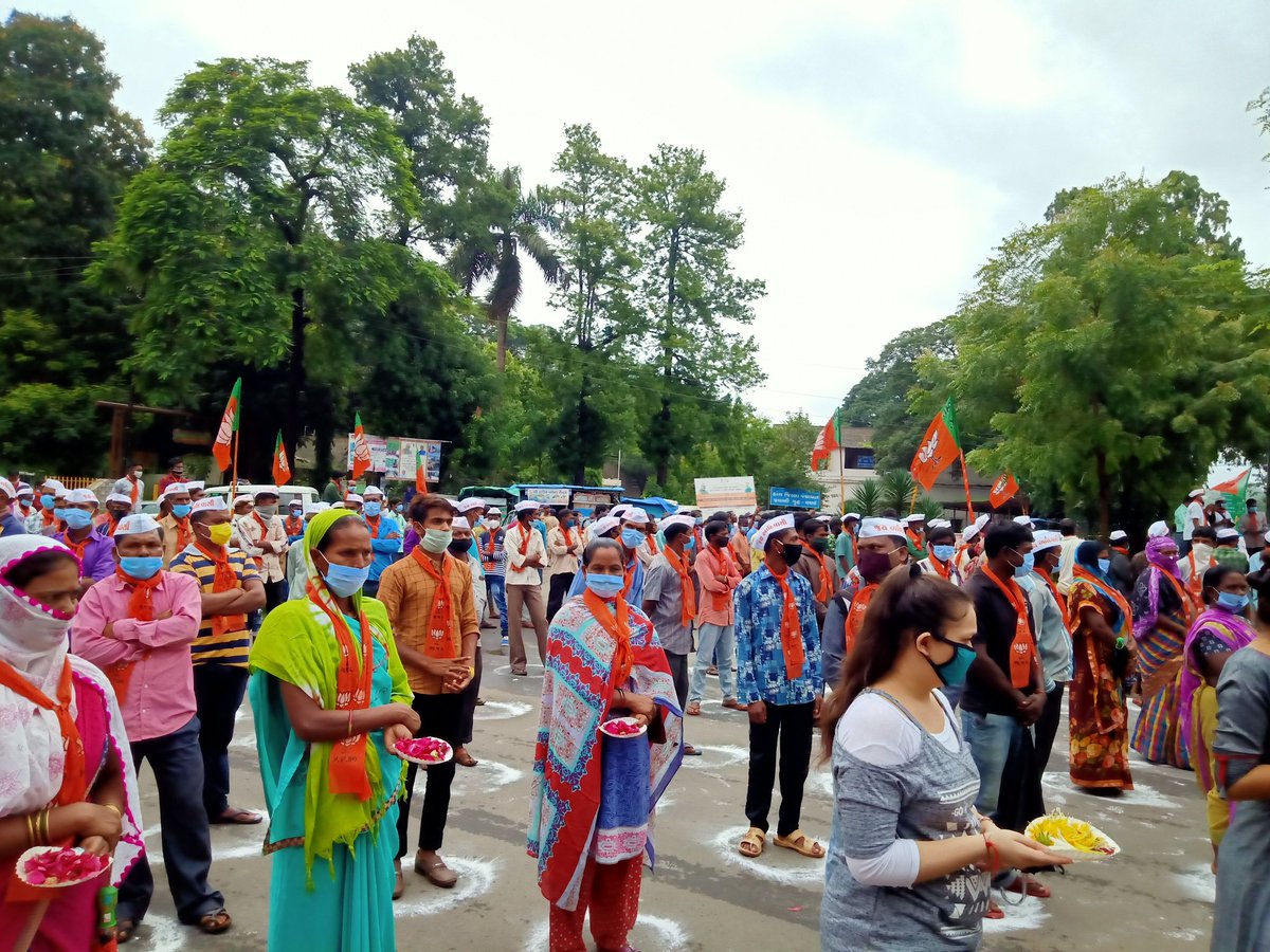 VIJAY_BILIMORA's tweet photo. ગુજરાત પ્રદેશ ભારતીય જનતા પાર્ટીના અધ્યક્ષશ્રી સી આર પાટીલ સાહેબનુ ડાંગ જિલ્લામાં ભવ્ય સ્વાગત કરવામાં આવ્યું.
@CRPaatil @bhikhubhaidbjp @BJP4Gujarat @Bjp4Navsari @NiranjanZazmera https://t.co/BGOQnN4xvb