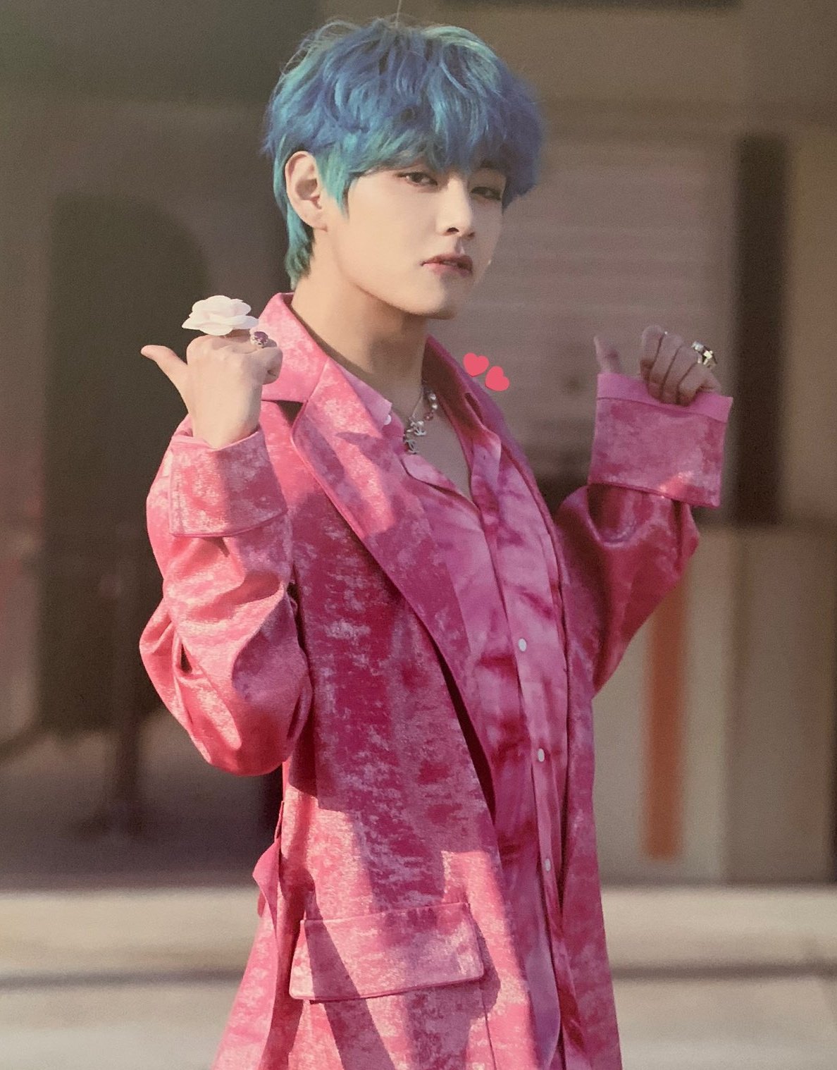taekook • on Twitter: "blue haired taehyung in all pink and black outfits  is ethereal https://t.co/CGRtEjkPYH" / Twitter