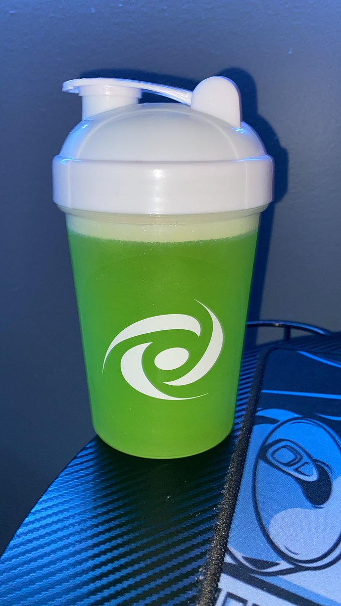 Plutoe1x's tweet image. Green Apple go stupid. #CODESMOOTH @GFuelEnergy @JSmoothHD