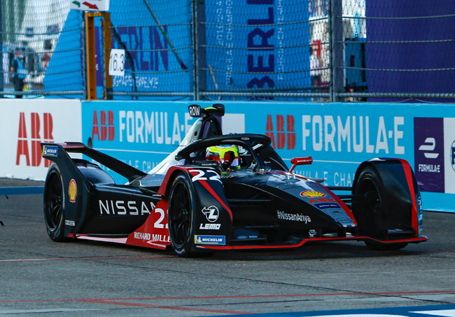 #FórmulaE en #Berlín – #Carrera5: Victoria de punta a punta de #OliverRowland. #motoresapleno #automovilismo #motorsport #FIAformulae #BerlinEprix #PositivelyCharged #Tempelhof 
motoresapleno.com.ar/2020/08/formul…