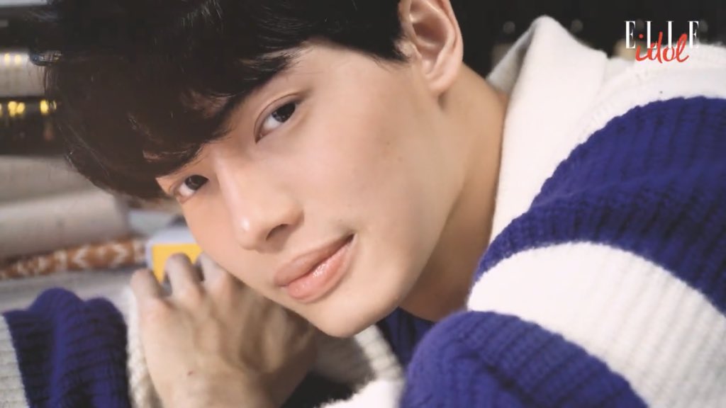 __opywpy__'s tweet photo. 💘💘💘😭
#ELLEidolxWin https://t.co/FpiBikhSx3