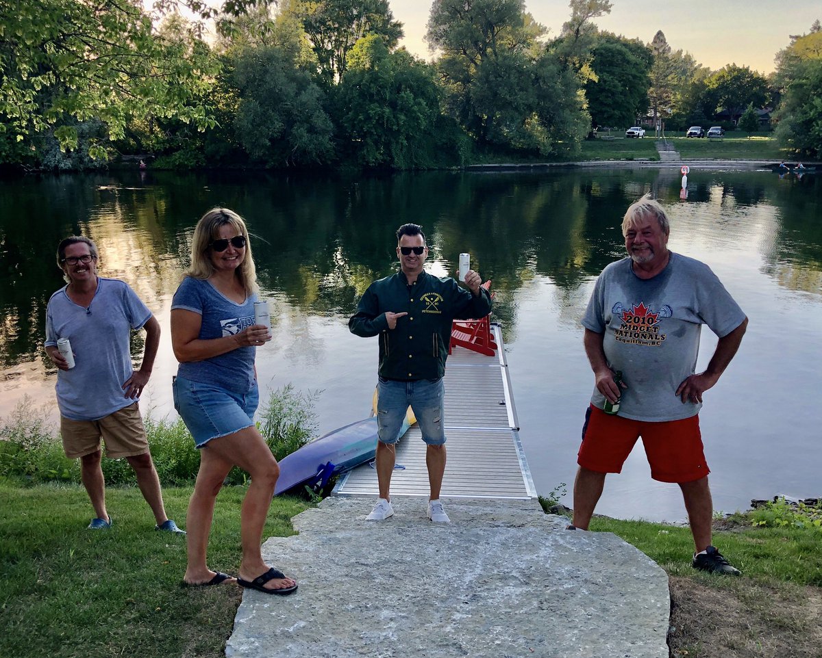 petedalliday's tweet photo. Beauty way to finish off the day , a #Sandbagger with family and friends along the good old Otonabee ! #LandOfTheShiningWaters #Ptbo #TheEastSide @_shawnbrown10 https://t.co/bkEls7mQGA