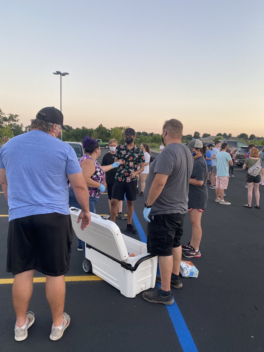 BandSiloam's tweet photo. Thanks to our Band Boosters for ice cream after practice tonight! https://t.co/pmXz779ZKA