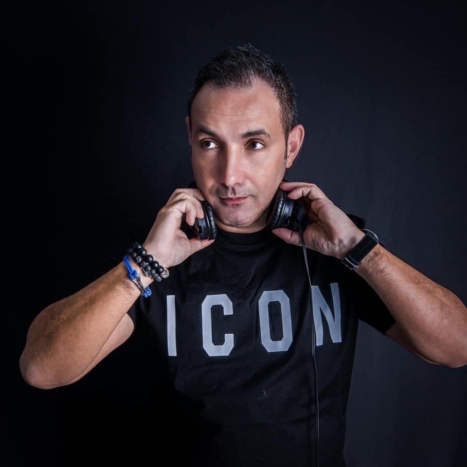 Triste nouvelle pour la French Touch, l’un des membres du groupe Superfunk, Stéphane B, co-auteur de l’énorme tube « Lucky Star » sorti en 1999 et interprété par <a href="/RONCARROLLBMC/">THE MINISTER OF SOUND</a> est décédé. 

Toutes nos pensées vont à sa famille, ses proches et ses nombreux amis.

RIP