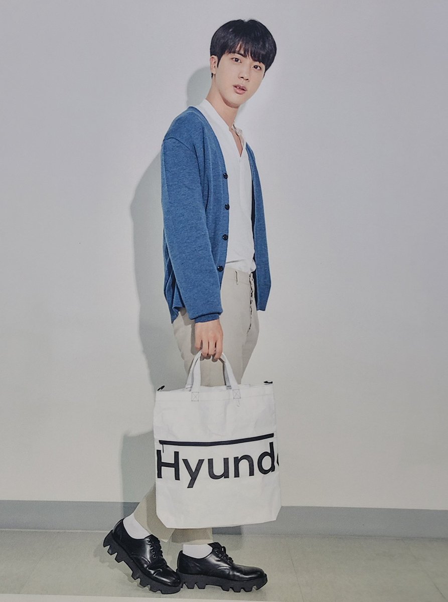 OK_JUNGKOOK_NET's tweet photo. 이사진 뜬적 있나요? -?
전 처음보는거 같으니까 일단 올린다.. 😶
#HyundaixBTS #현대모터스튜디오xBTS #현대모터스튜디오
#방탄소년단 #BTS @BTS_twt https://t.co/3C3vJz7y4G