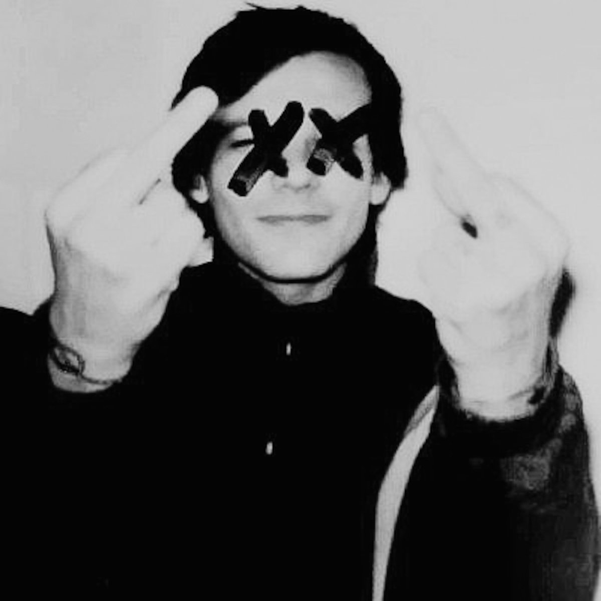 𝑂𝑛𝑙𝑦 𝑡ℎ𝑒 𝑏𝑟𝑎𝑣𝑒 “If the truth tell, darling, you fell,Like there ain& #39;t enough dying stars in your sky“