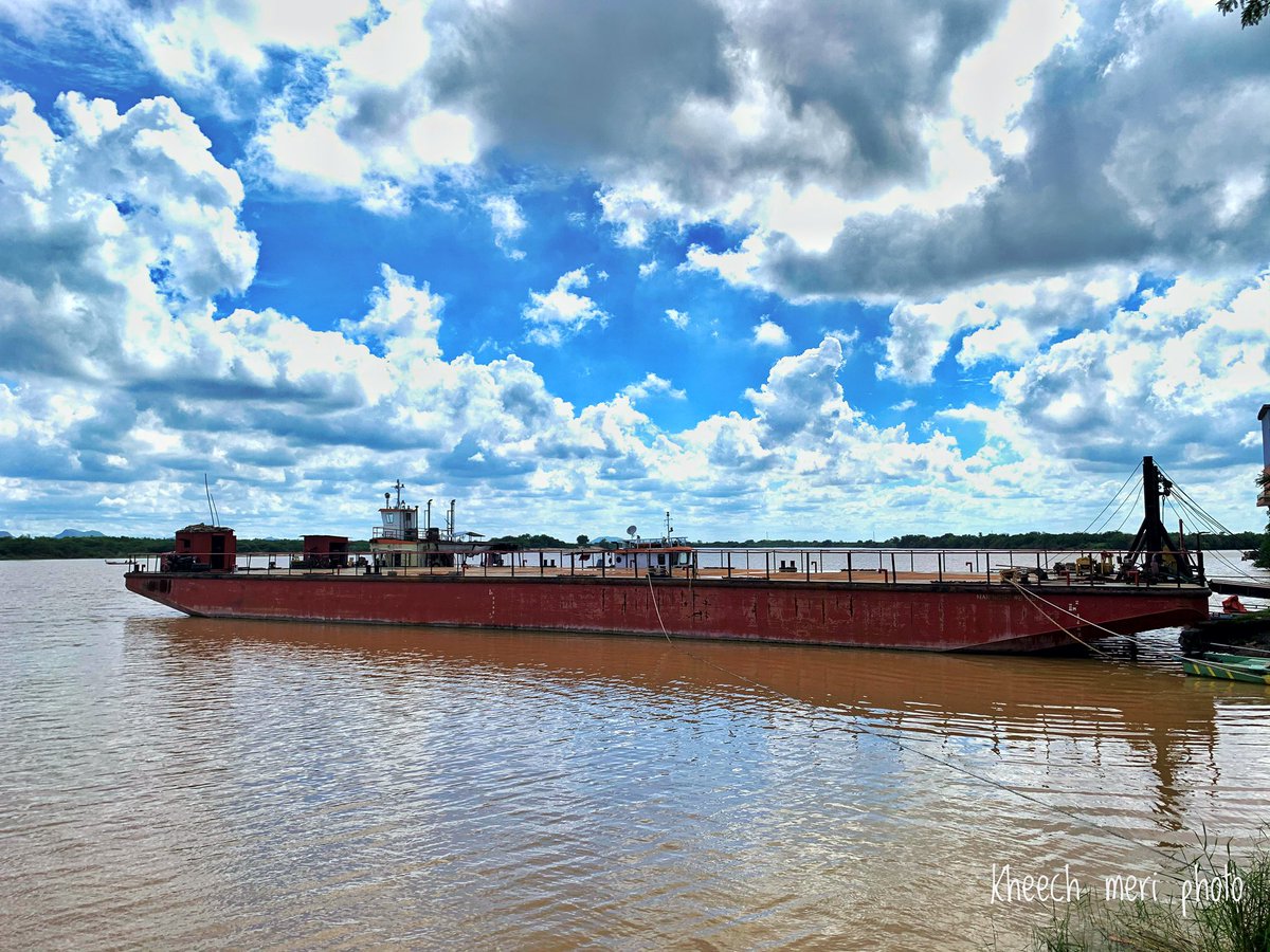 KheechM's tweet photo. #ferryghat #boatlife #boating #boat #lakeview #ocean #beach #view #pretty #waterfoam #sand #photo #waves #wave #outdoors #mountain #picoftheday #tree #blue #adventure #naturephotography #naturelover #photographer #river #hiking #fishing #instagram #kheechmeriphoto #cottonclouds https://t.co/lGSaZQkF3S