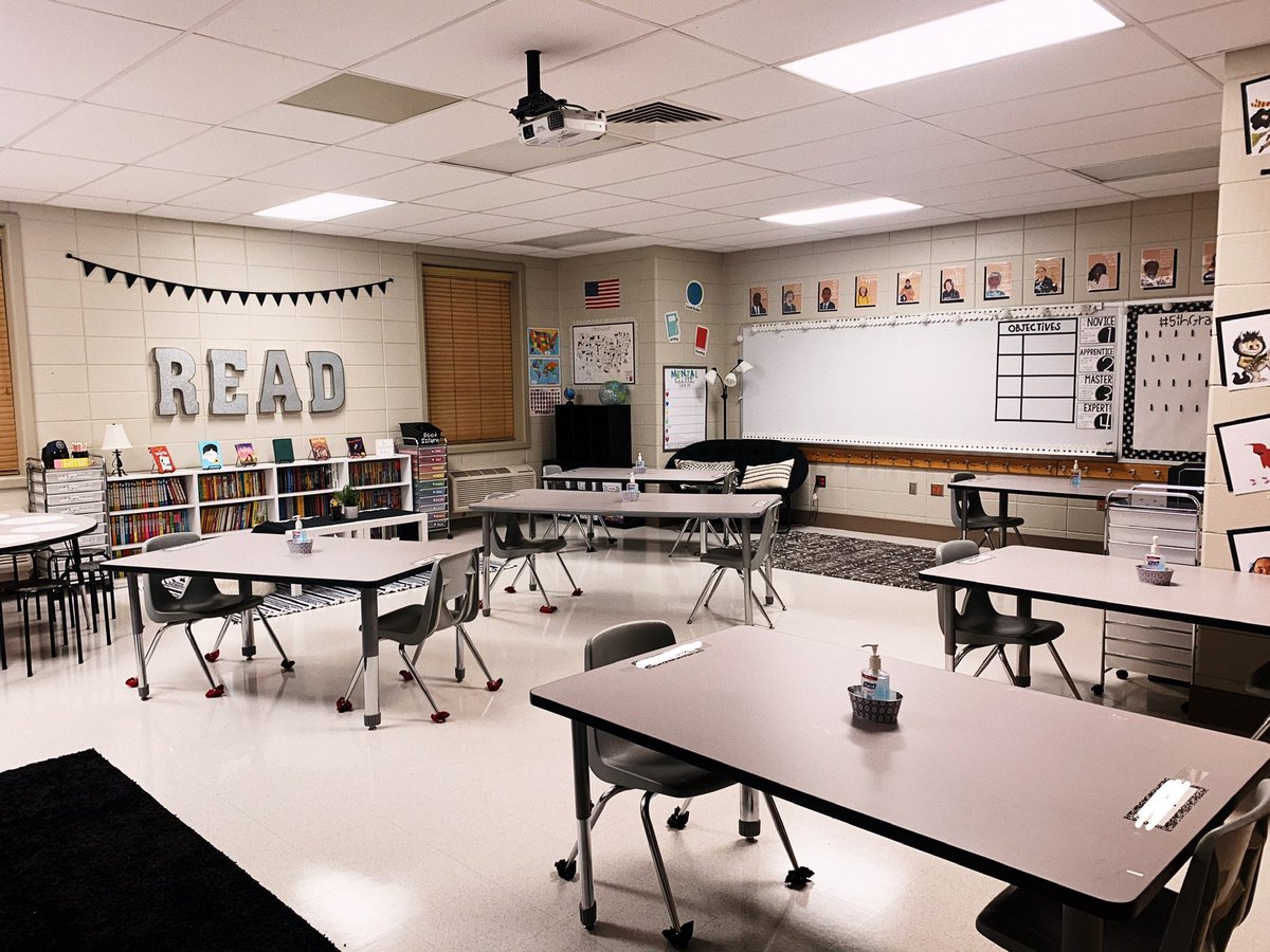 MsWagnersWorld's tweet photo. I can’t believe I have my very own classroom!!! Cannot wait to meet my sweet 5th graders tomorrow 🍎👩🏻‍🏫💙 https://t.co/MaccFA6SuK