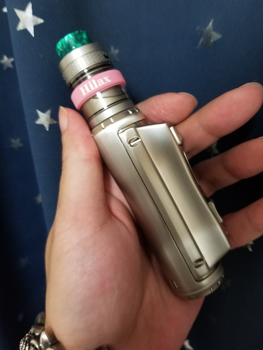 StylishTripper's tweet image. 前から気になってたのでポチッちゃいました！
VAPEはハマるとコレクションが増えてしまう(笑)！
でもやっぱり楽しい！
#Hilax #EHPRO #ColdSteel #VAPE