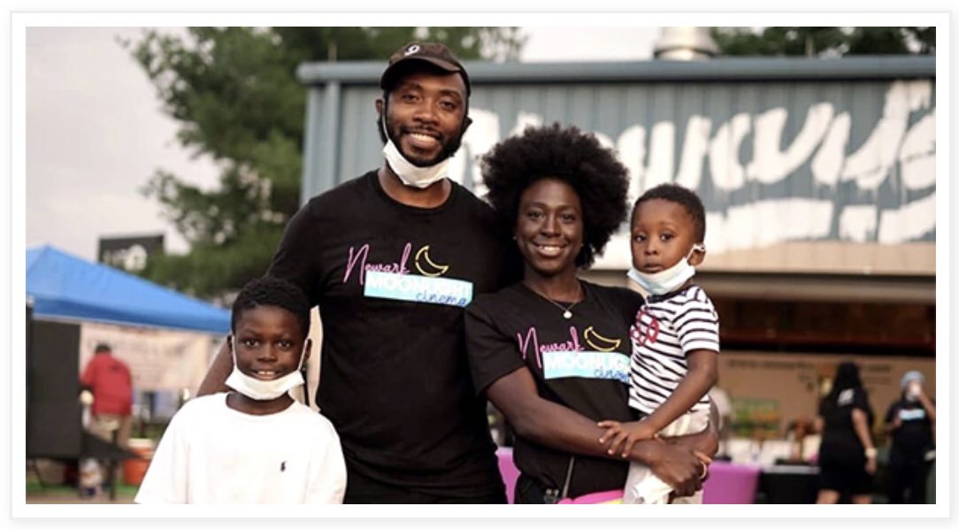 ronirhymes's tweet photo. Good Morning 😎
#startnownottomorrow
🌍 A couple - Siree and Ayanna Morris, opened a drive-thru movie theater called Newark Moonlight Cinema to bring entertainment to people while considering health precautions in the midst of the pandemic.
•••••••••
BLACK BUSINESS https://t.co/ADQiUmNyEj