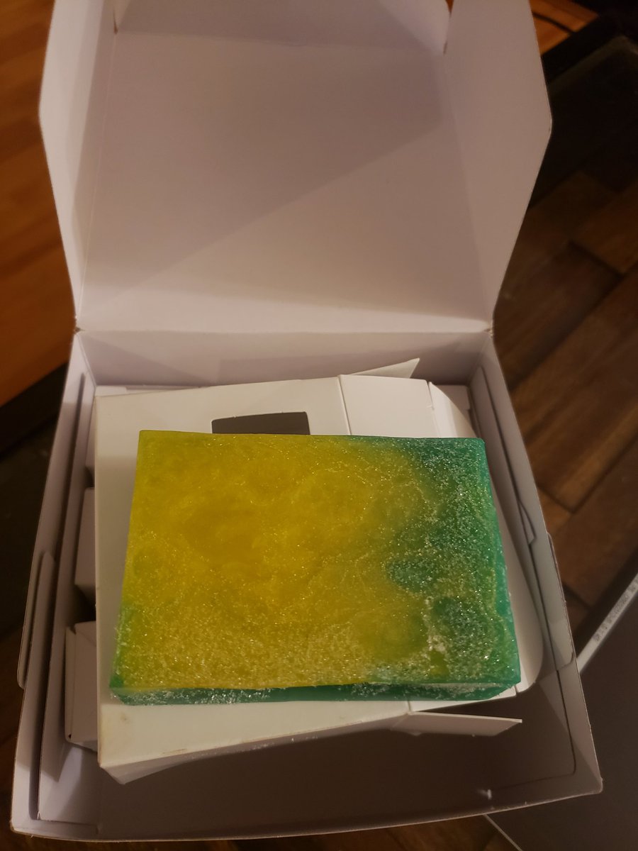 #COVID19 a reveille des talents. Ma fille de 13 ans apporte aussi sa contribution. Elle fabrique deja des savons organiques qu'elle appelle "SAFI soap". Safi est un mot swahili qui veut dire "Propre", "Clean" Chaque savon a son parfum: lavender, Lemon Lime, mango vanilla...#DRC