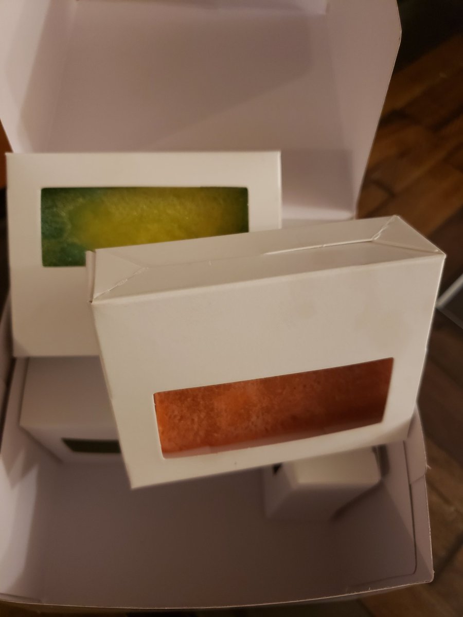 NgalulaPe's tweet photo. #COVID19 a reveille des talents. Ma fille de 13 ans apporte aussi sa contribution. Elle fabrique deja des savons organiques qu'elle appelle "SAFI soap". Safi est un mot swahili qui veut dire "Propre", "Clean" Chaque savon a son parfum: lavender, Lemon Lime, mango vanilla...#DRC https://t.co/l26qerovLr