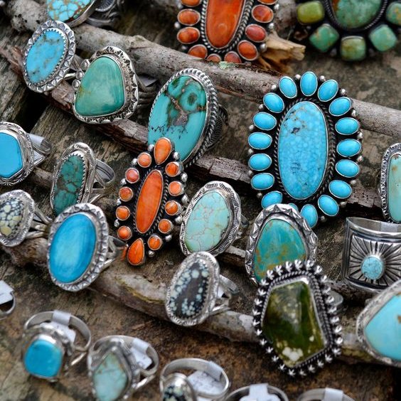 WelcomeNative's tweet photo. 💥Native American women's jewelry is very unique and beautiful
Comment the jewels you like best in this picture and tag your friends.💍
☘️ Don't forget to like and follow #WelcomeNativeAmericanStore for the latest updates about Native American.
#rings
#gemstones
#jewelrydesign https://t.co/FrIQtCxldK
