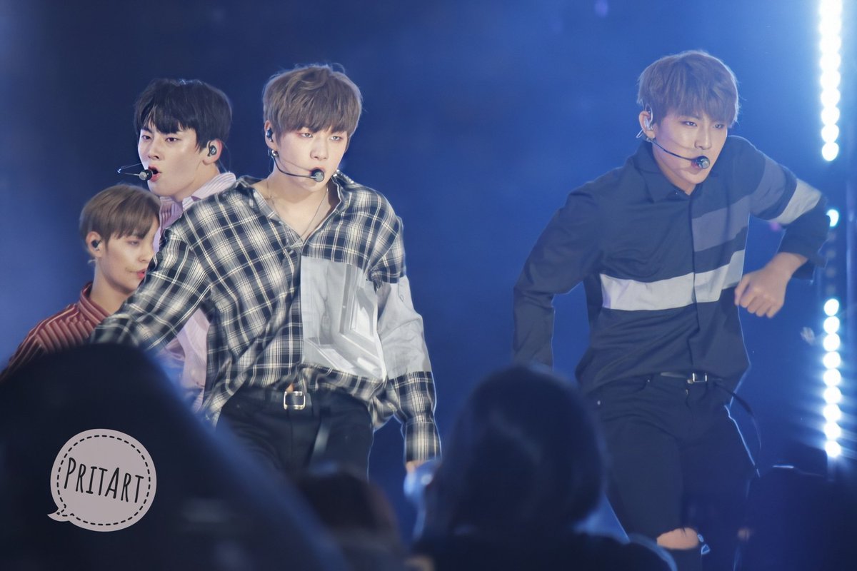 jae_qyu's tweet photo. Back to 2017... 
#WannaOne #BOF2017 https://t.co/6pGxxOUvwq