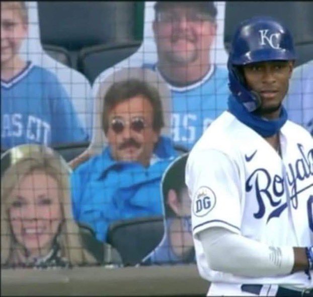 cityofchampsyeg's tweet image. Still love this photo! #BernieisBack