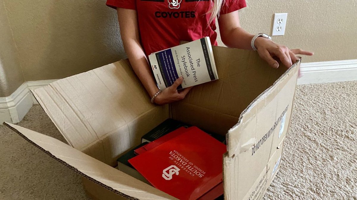 It's move-in week, Coyotes❗️🐾 Don't forget to order your textbooks for this fall. View your personalized textbook list 👉 yote.us/3gvjVmE #CharliesBookstore #ShopCharlies