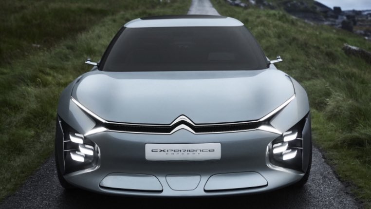 tizianafait's tweet photo. Presentata nel 2016, la concept car #CXperience si distingue per numerose innovazioni stilistiche, come il frontale, fonte di ispirazione della nuova firma luminosa a “V”, dallo stile deciso e con proiettori 100% LED, tipico di #Citroën: Nuova #C3 , #C4 e ë-#C4 100% ëlectric. https://t.co/zZB9jSfTIn