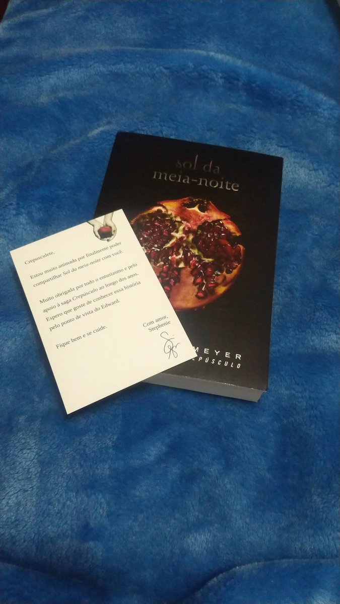 Rayannagoubran's tweet photo. E vamos para a nova leitura ..... Mdsss esperei tanto por esse momento...🥰🥰🥰🥰🥰
CHEGOU MEU MOMENTO!!!
#twillight #MidnightSun #soldameianoite #intriseca #StephenieMeyer https://t.co/ihx7Vajqhr