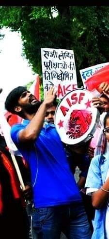 MeerSaifAli18's tweet photo. मुझे गर्व है कि मैं देश का प्रथम छात्र संगठन Aisf का सदस्य हूं 🇧🇭🇧🇭✊✊✊
#Glorious85YearsOfAISF
#ProudToBeAISF
#AISF https://t.co/QHpuG7DZ4i