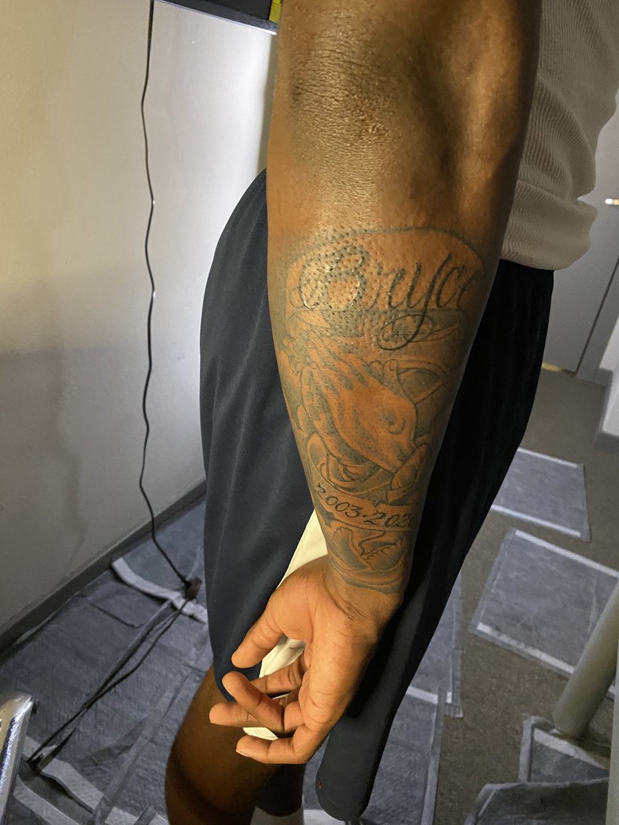 DWilson2021_Mom's tweet photo. When I tell you my baby is missing his brother!! I love it!! #BryceStrong #LiveLikeBryce #LongLiveBryce #39
Diana and Richard...your other son wanted me to send this to you. He said he loves you!! 🧡🤞🏽@DavionWilson12 @BryceWisdom20 @dianawisdom @RWisdom12 https://t.co/7Fh19PlCRW