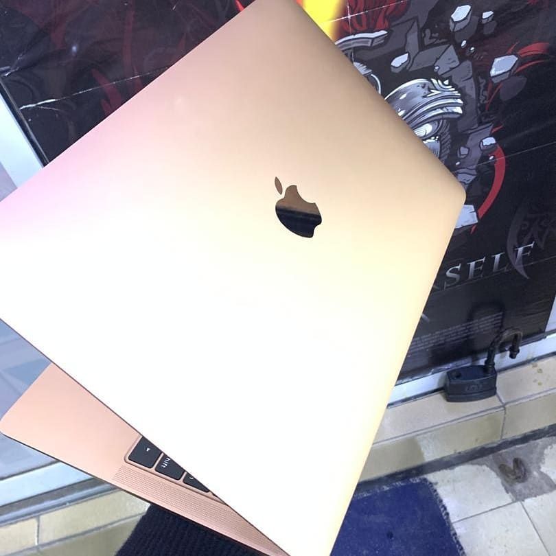 trafficbutter's tweet photo. #ukused Macbook Air 13inches 2018 Gold Color 🔖#justoneleft🔥🔥
Spec:
128gb SSD
8Gb ram
Corei5 1.6Ghz upto 3.6Ghz
Call or Whatsapp 08120654721
See more => https://t.co/kdw9wDnquw
To order, call or whatsapp 08120654721 or DM @gadgetfreakzng https://t.co/sBDn8EEsKU